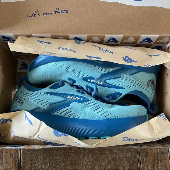 Brooks Women’s Glycerin Running Shoes - Disney’s Stitch - Picture 11 of 12